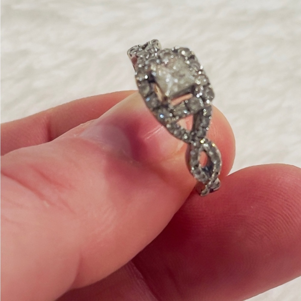 14kt White Gold Diamond Bridal Set - Picture 7 of 11